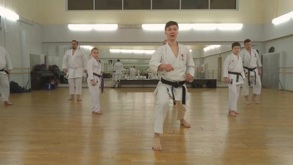 Heian Sandan / Хэйан Сандан медленно под счёт с комментариями