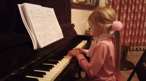 Сентябрь 2021 года с чего все начиналось. Птичка под моим окошком.