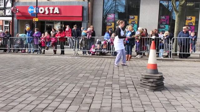 The Macclesfield Annual Pancake Race 2016 смотреть онлайн