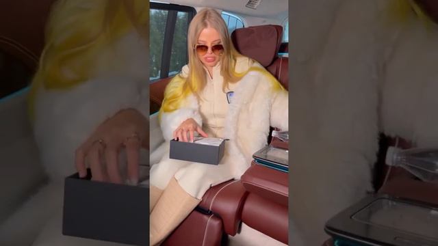 Самая маленькая и дорогая сумка Chanel! #shorts смотреть онлайн