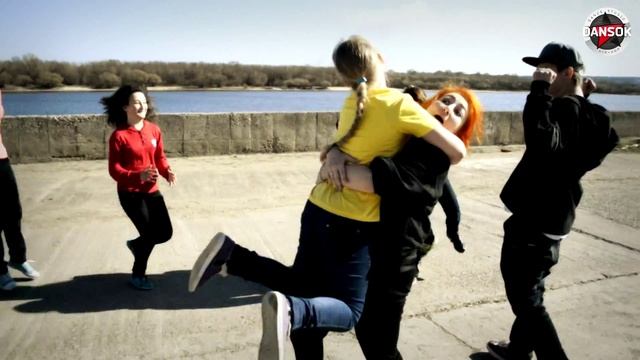 DANSOK - ВИДЕО ПОЗДРАВЛЕНИЕ ОТ СРЕДНЕЙ ГРУППЫ смотреть онлайн