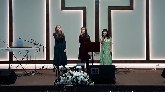 А может быть ты не знаешь о том? (песня) смотреть онлайн
