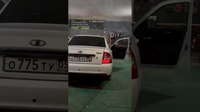 Установка на приору, установили б/у Алпайны так же вперед 13 е динамики , и усилитель 4.80 и басови смотреть онлайн
