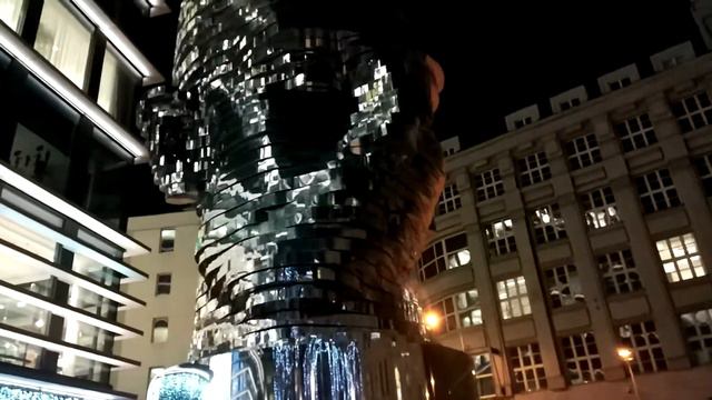 Странные памятники Праги смотреть онлайн