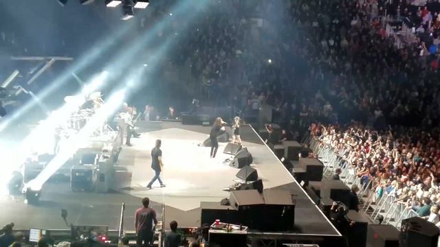 Foo Fighters cover Metallica: Enter Sandman
- Sanitarium
- Wherever I May Roam - Dirty Water intro смотреть онлайн