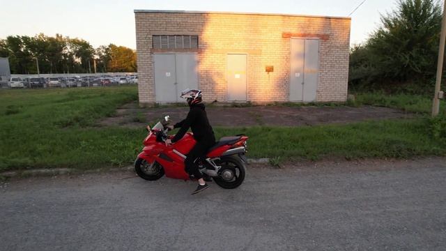 Honda VFR 800 Флагман среди туристов