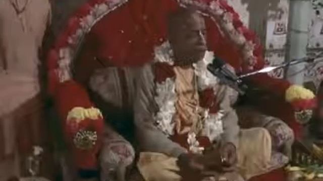 «Здесь есть всё». Шрила Прабхупада со слезами поёт Джайа Радха Мадхава смотреть онлайн