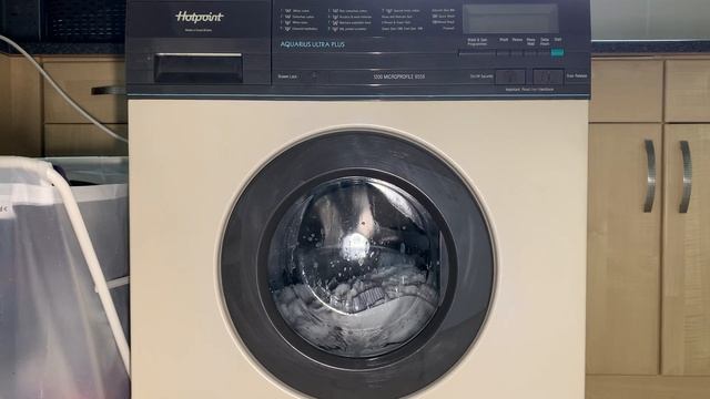 Hotpoint Aquarius Ultra Plus 1200 Microprofile 9559 - 4 Coloured Synthetics смотреть онлайн