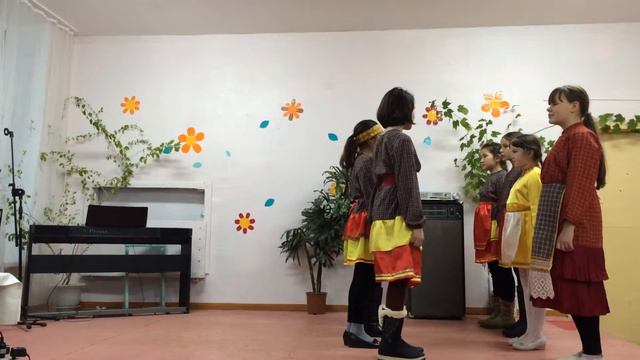 Ансамбль Забава - Карсинкара чечек нумай (чувашская игровая песня)