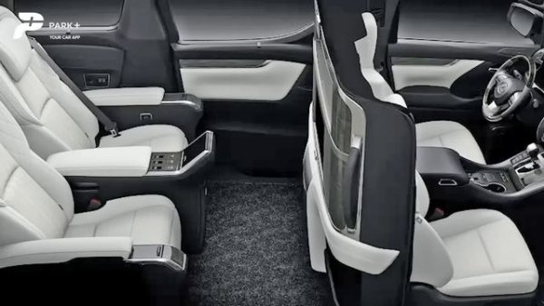 LEXUS LM300h Showcased! First Look