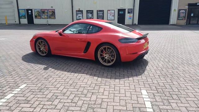 Porsche 718 Cayman GTS 4.0 Guards Red, -20mm suspension, Satin Aurum wheels, TWL carbon ducktail. смотреть онлайн
