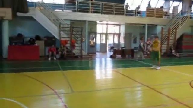 ДАНК (БРОСОК МЯЧА СВЕРХУ) МОЕГО СЫНА ЮРИКА!! СУУПЕР!! смотреть онлайн