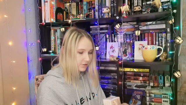 РАСПАКОВКА КНИЖНЫХ ПОДАРКОВ на Новый год от любимых сейлор-блогеров?? смотреть онлайн