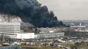 Крупный пожар тушат на Варшавском шоссе в Москве