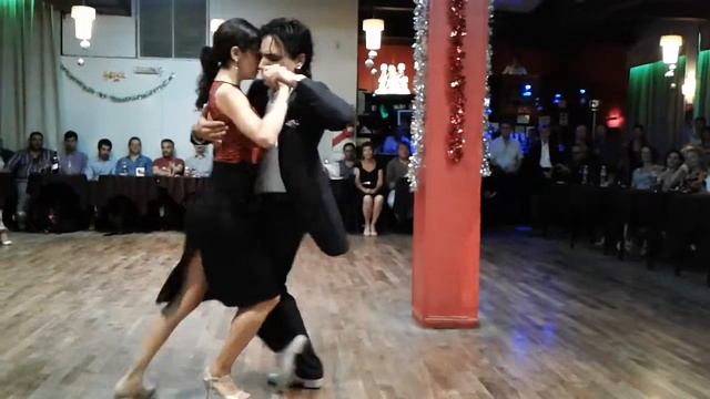 Bailaron Mariana Dragone & Gastón Torelli, en la Milonga de Los Domigos. Part.2 - 15/01/17 смотреть онлайн