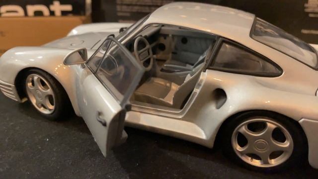MOTORBOX (Exoto) 1/18 - Porsche 959 смотреть онлайн