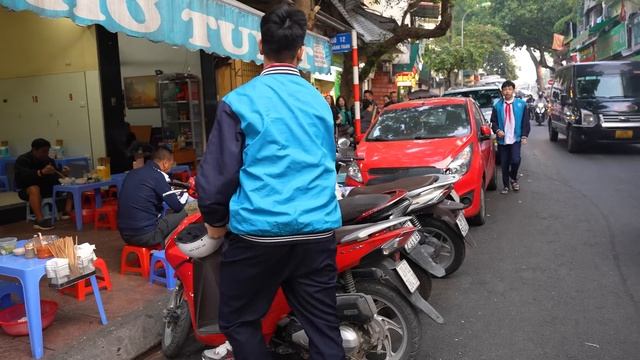 PHỞ BÒ ĐẦY HÀNH 40K CỰC CHẤT QUẨY TƯƠI Toàn Khách Ruột 2-3 Mươi Năm Hết Hàng Mấy Tiếng Buổi Sáng.