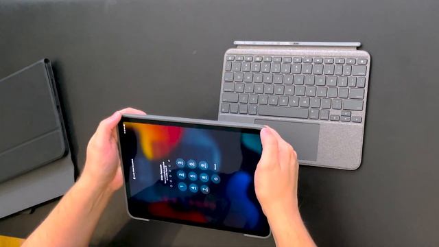 Logitech Combo Touch for iPad Pro Review смотреть онлайн