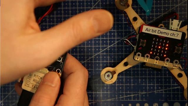 Air:bit 1 and Air:bit 2 coding remote with python смотреть онлайн