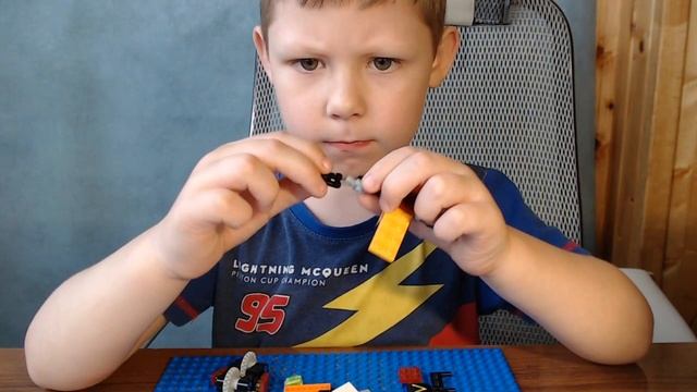 Собираем из ЛЕГО 2 мотоцикла, 1 самолетик и 1 бур смотреть онлайн