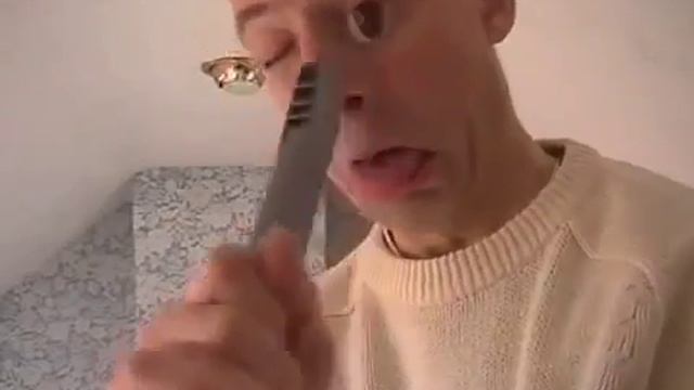 Что будет, если поднести к глазу включенный пылесос! смотреть онлайн