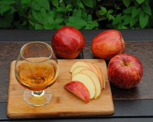 Кальвадос своими руками. Самогон из яблок без сахара и дрожжей!