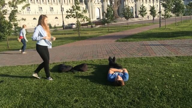 Гимнастика на природе. Набережная Казани. Прогулка. смотреть онлайн