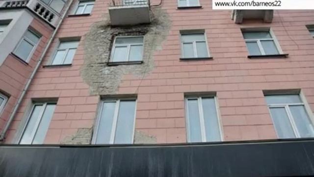 В Барнауле вновь произошло обрушение фасадов домов смотреть онлайн