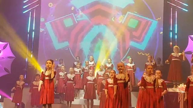 22.01.21 Дашенька с хором поют в Филармонии "Рождественские встречи" смотреть онлайн