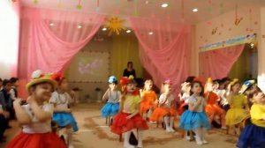 А я возьму у мамы бусы... танец в детском саду №125 г. Иркутск