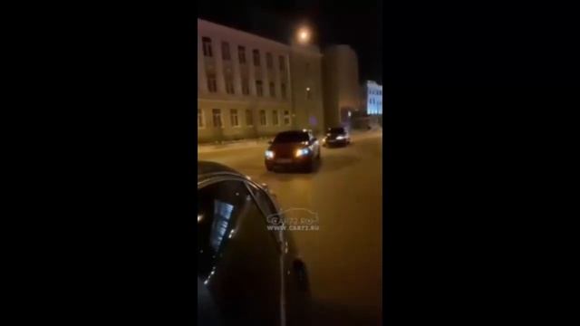 В Тюмени задержали 19-летнего водителя "Приоры" за езду задним ходом смотреть онлайн