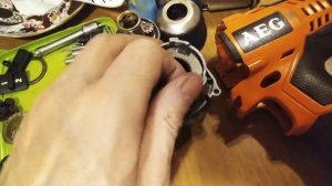 Шуруповерт AEG BS 12 C2 . Самый странный из шуриков, прям не от мира сего..