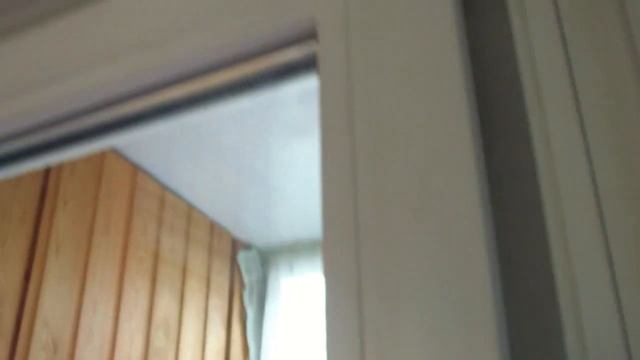 Дверь на балкон не открывается смотреть онлайн