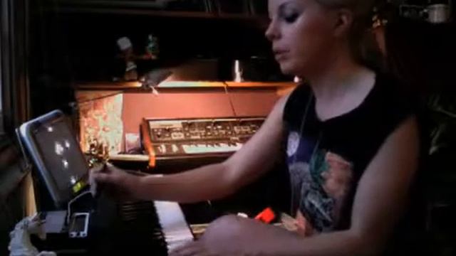 Девушка поет смотреть онлайн