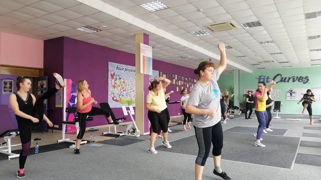 Живи Танцуя с Фиткёрвс!!! смотреть онлайн