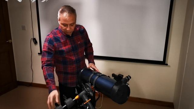 Equatorial Mount EXPLAINED -At Last! - Celestron Astromaster Telescope- - Helpful Tips Part 3 смотреть онлайн