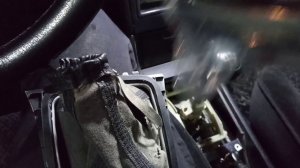 Opel Astra G, замена чехла МКПП.