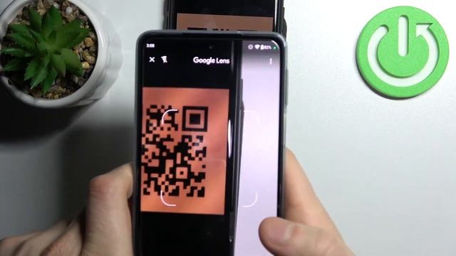 How to Scan QR Codes on MOTOROLA Edge 30 Pro - Use Google Lens to Scan QR Codes смотреть онлайн