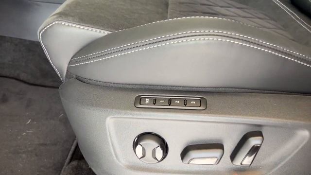 NEW Skoda Kodiaq Sportline (2023) - Interior and Exterior Walkaround смотреть онлайн