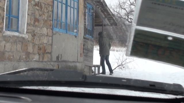 НАКОЛЫВАНИЕ ДРОВ - ЖЕНЩИНЕ С ДЕТЬМИ - БРЯНКА.MTS смотреть онлайн