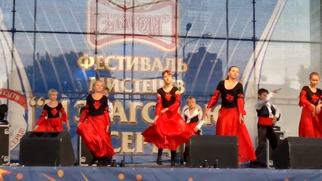 зажигательный танец испания .mp4 смотреть онлайн