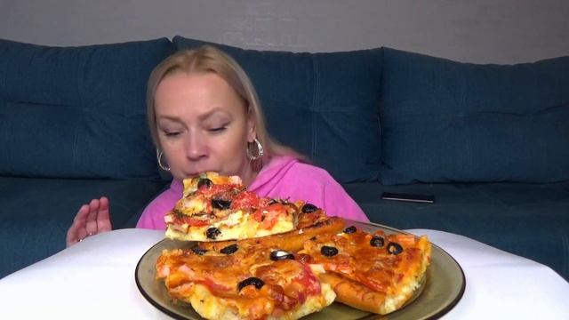 МУКБАНГ ДОМАШНЯ ПИЦЦА ПИРОГ/Mukbang еда на камеру/Русский мукбанг/Домашняя еда/не АСМР/ смотреть онлайн