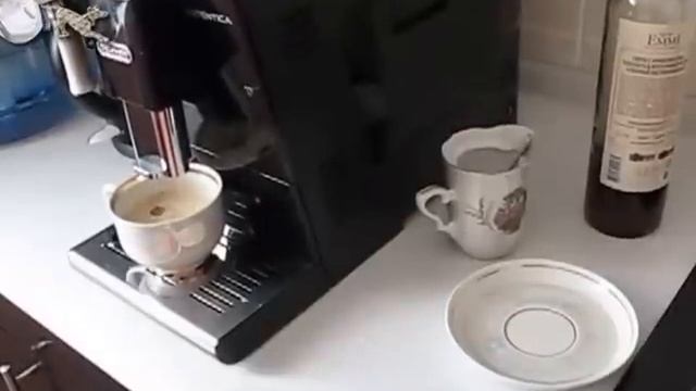 Латте, капучино и мокко на кофемашине Delonghi смотреть онлайн