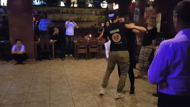 Martin Perez & Karina Brun. Kizomba Flow смотреть онлайн