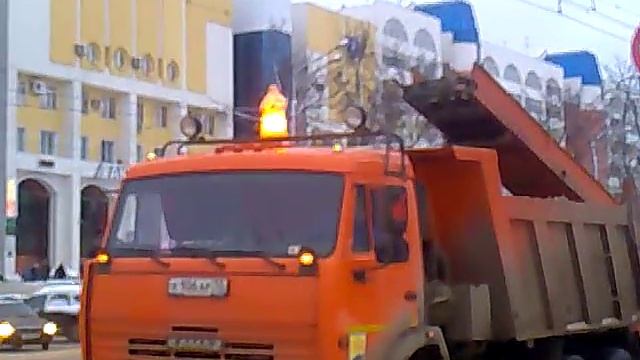 Новогодний самосвал грузовик уборщик снега смотреть онлайн