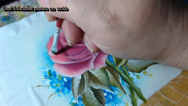 PINTURA EM TECIDO COMO PINTAR ROSA COM A COR FUCHSIA