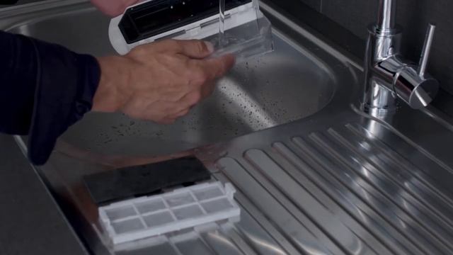 Как чистить фильтры в роботе-пылесосе Tefal X-plorer Serie 75 смотреть онлайн