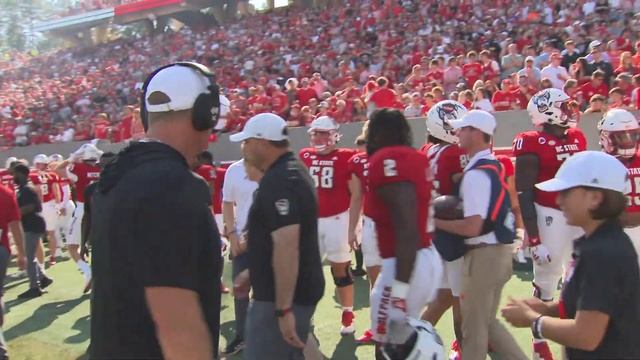 Dave Doeren takes a stand for Payton Gibbs, a 12 year old on the autism spectrum & aspiring coach смотреть онлайн