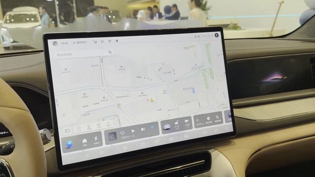 Denza N7 Новый быстрый SUV от BYD. Премиум с ходом 700 км. смотреть онлайн