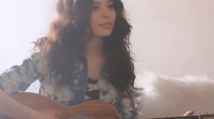 Miranda Cosgrove - I Just Want You To Know (music video)